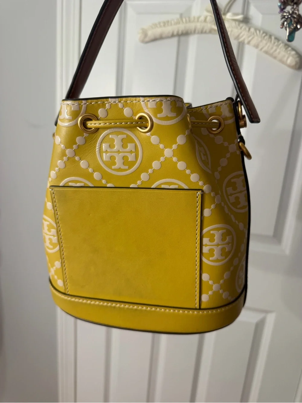 Tory Burch Yellow Logo Drawstring Bucket Shoulder Bag/crossbody bag